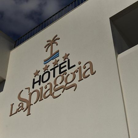 Hotel La Spiaggia Torre Lapillo Esterno foto