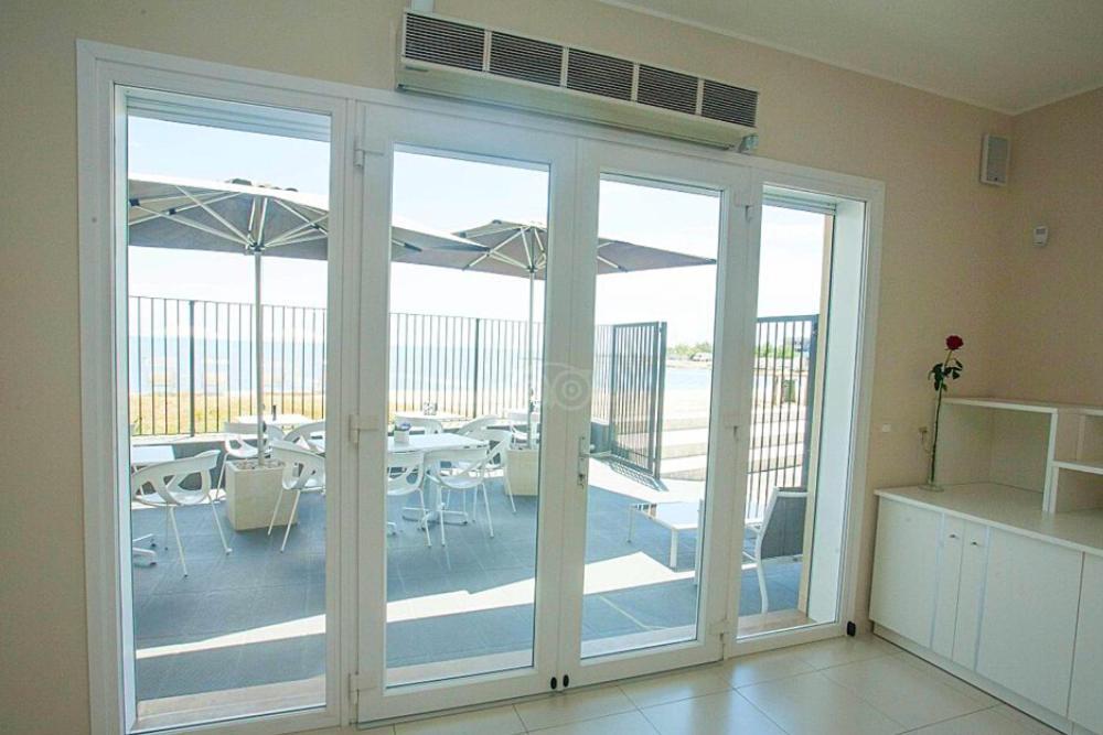 Hotel La Spiaggia Torre Lapillo Esterno foto