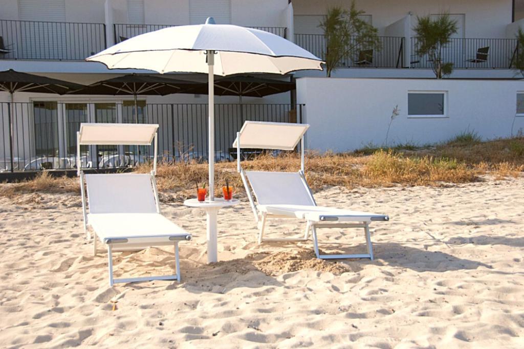 Hotel La Spiaggia Torre Lapillo Esterno foto